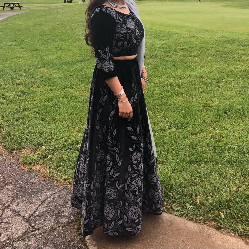 Velvet lehnga